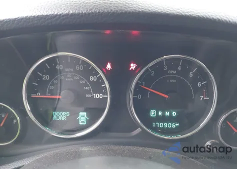 2014 Jeep Wrangler Unlimited Willys Wheeler z USA, uszkodzony, nr VIN 1C4BJWDG2EL299027